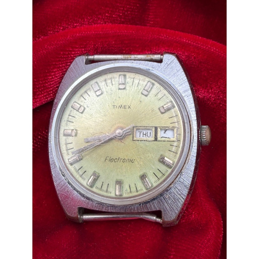 Vintage Timex Electronic Watch Day Date Champagne Dial Silver Tone Untested